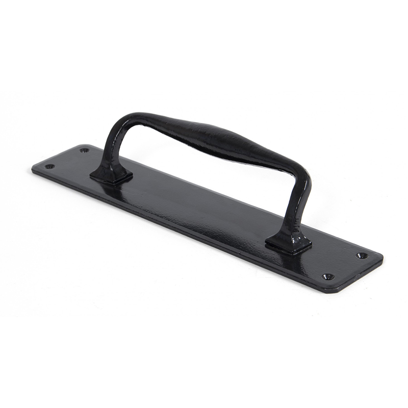 Pull Handle on Backplate Black